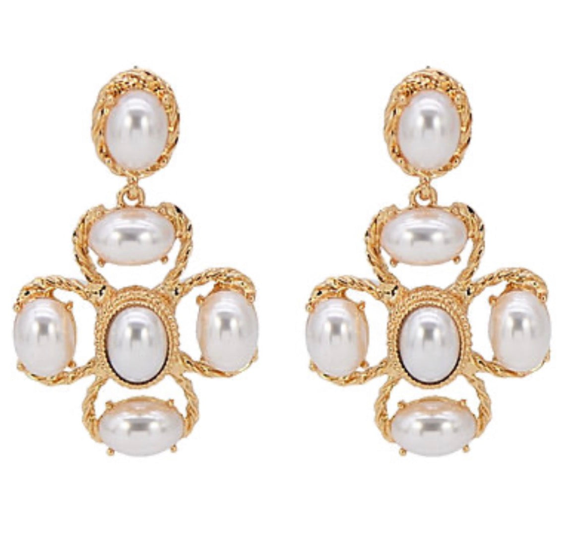 Pearl girl earring