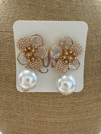 Flower drop earring