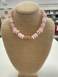 Lilly necklace